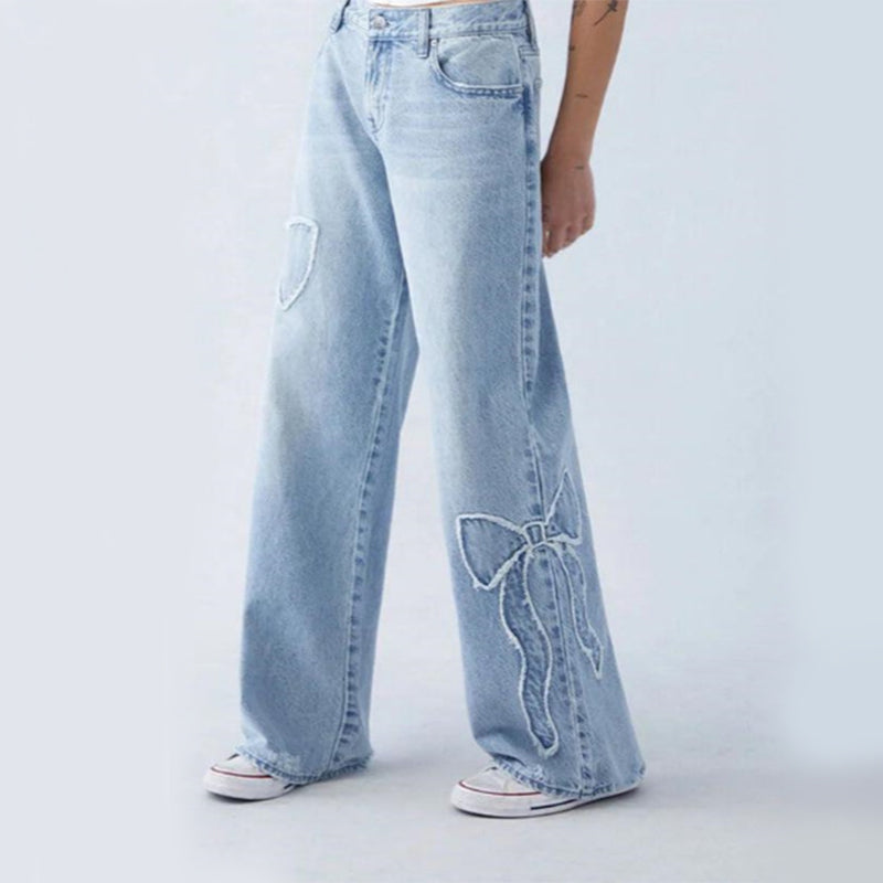 Astrid™ | Vide Jeans med Broderede Sløjfer