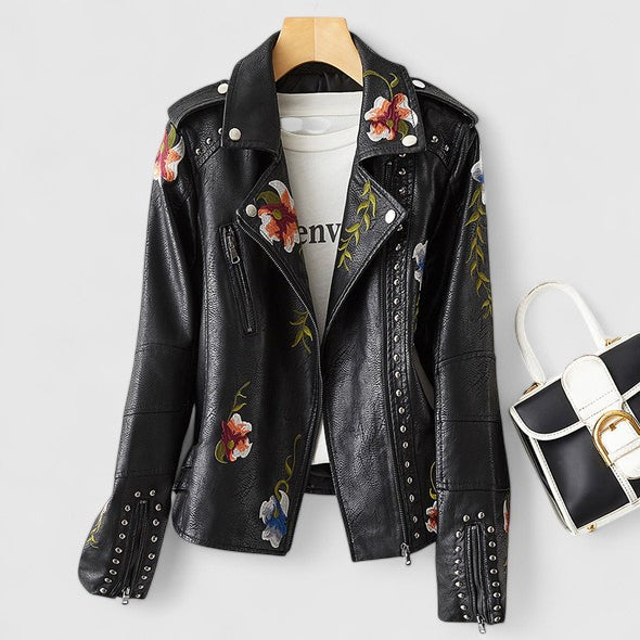Kirsten™ | Stilfuld Bikerjakke med Blomstret Broderi